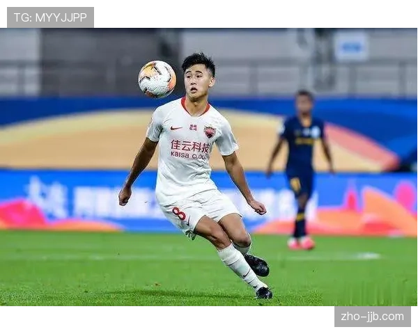 韩国朴镕宇黄仁范中场搭档 防守硬度与组织调度平衡之道